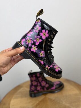 •Dr Martens • 1460 Pansy Patent Leather Lace Up Boot Size 2Y